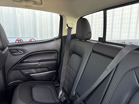 Used 2022 GMC Canyon AT4 image 25