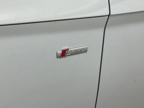 Used 2023 Audi Q5 e Premium w/ Convenience Package AWD/4WD image 27