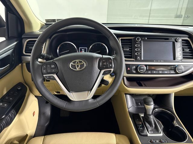 Used 2016 Toyota Highlander Limited Platinum AWD/4WD image 23