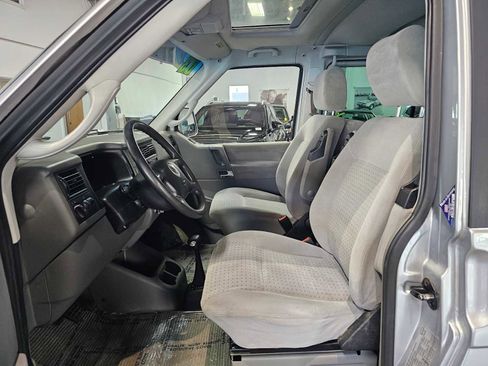 Used 2003 Volkswagen Eurovan MV image 19