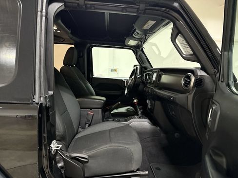 Used 2019 Jeep Wrangler Sport AWD/4WD image 21