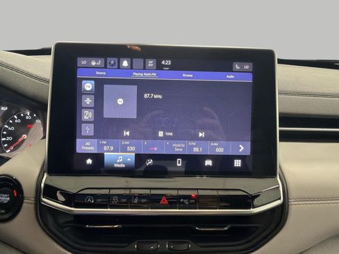 Used 2023 Jeep Compass Limited AWD/4WD image 7