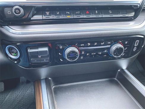 Used 2025 Chevrolet Silverado 2500 High Country w/ Technology Package image 18