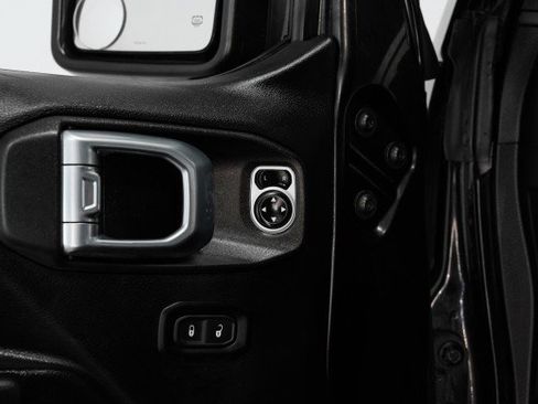 Used 2018 Jeep Wrangler Unlimited Sport S image 37