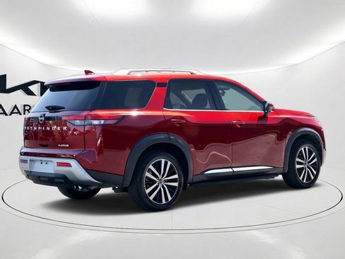 Used 2023 Nissan Pathfinder Platinum w/ Lighting Package (N93) FWD image 4