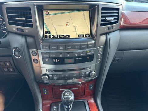 Used 2009 Lexus LX 570 4WD image 28