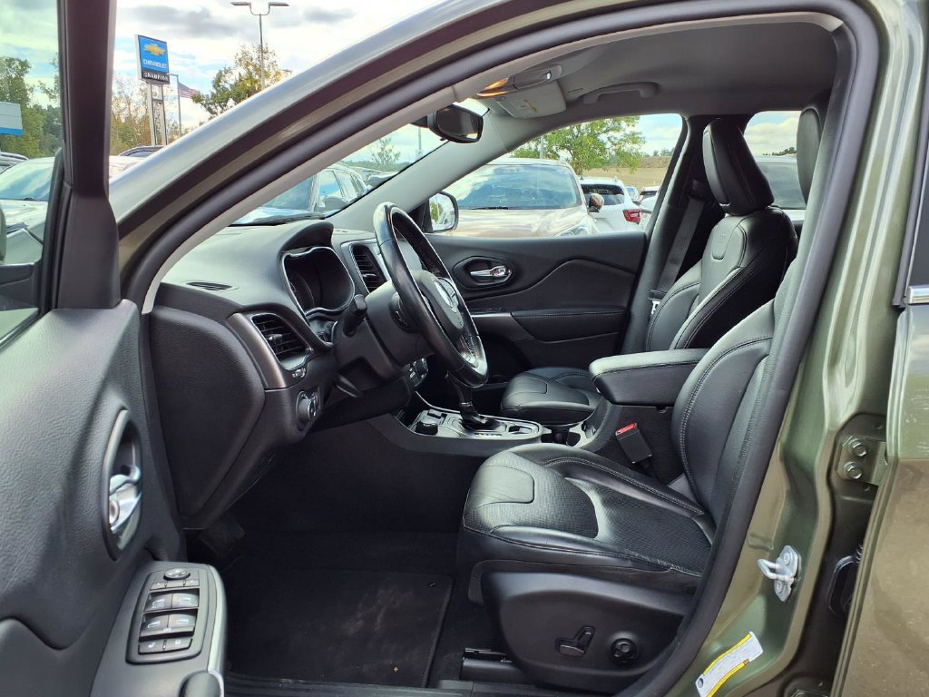 Used 2020 Jeep Cherokee Latitude Lux w/ Trailer Tow Group AWD/4WD image 13