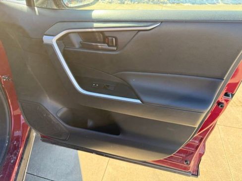 Used 2025 Toyota RAV4 LE image 31