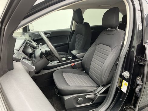 Used 2018 Ford Edge SE image 8