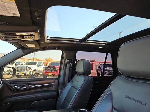 Used 2022 GMC Yukon Denali image 13