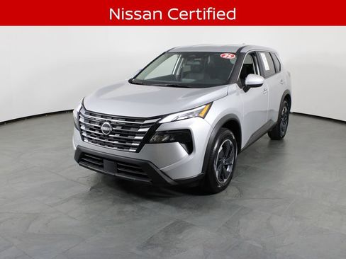 Certified 2025 Nissan Rogue SV image 2