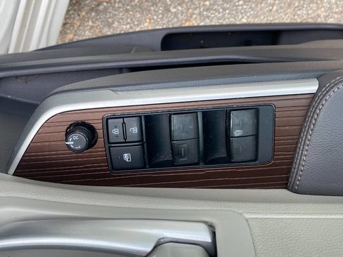 Used 2021 Toyota Sienna XLE image 15