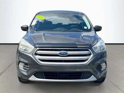 Used 2019 Ford Escape SE FWD image 2