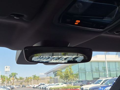Used 2025 Volkswagen ID. Buzz Pro S RWD image 27