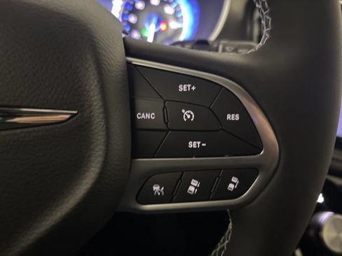 New 2026 Chrysler Pacifica Select AWD/4WD image 24