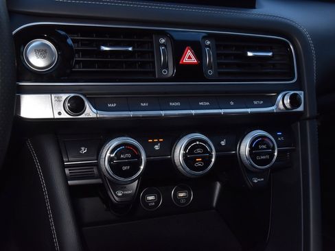 Used 2023 Genesis G70 3.3T image 29