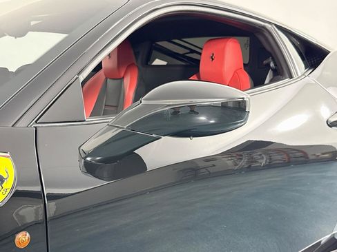Used 2014 Ferrari 458 Italia Coupe RWD image 41