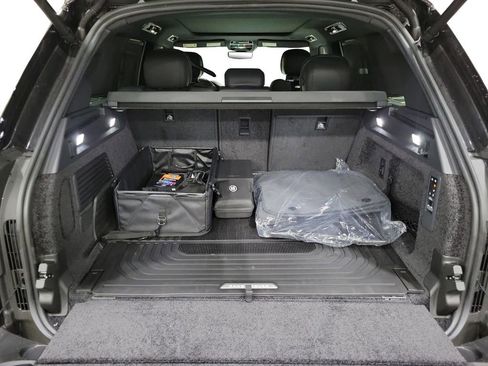 New 2026 Land Rover Range Rover SE image 27