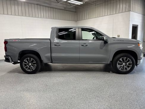 Used 2024 Chevrolet Silverado 1500 LT AWD/4WD image 8
