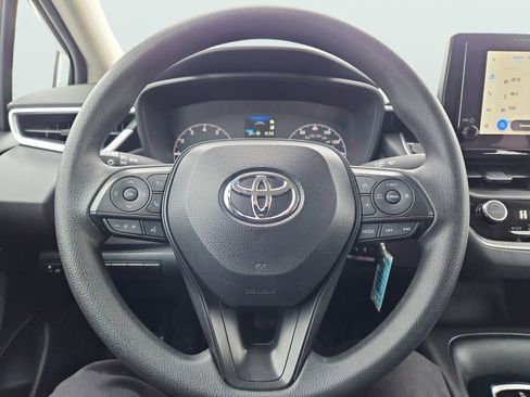 Used 2024 Toyota Corolla LE image 18