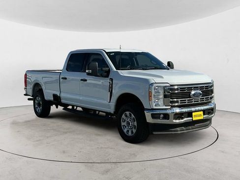 Used 2024 Ford F350 XLT AWD/4WD image 7