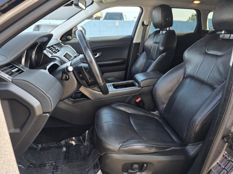 Used 2019 Land Rover Range Rover Evoque SE AWD/4WD image 10