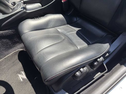 Used 2005 Nissan 350Z Touring image 34