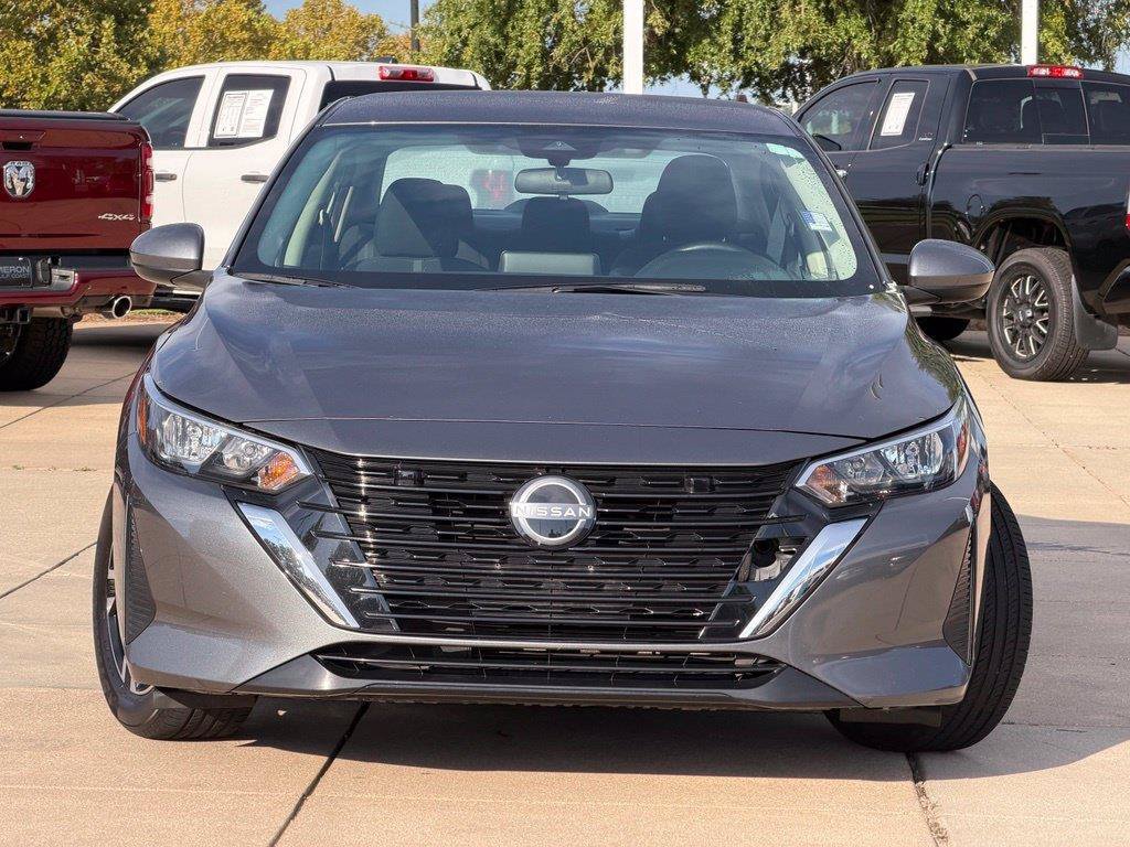 Used 2024 Nissan Sentra SV FWD image 2