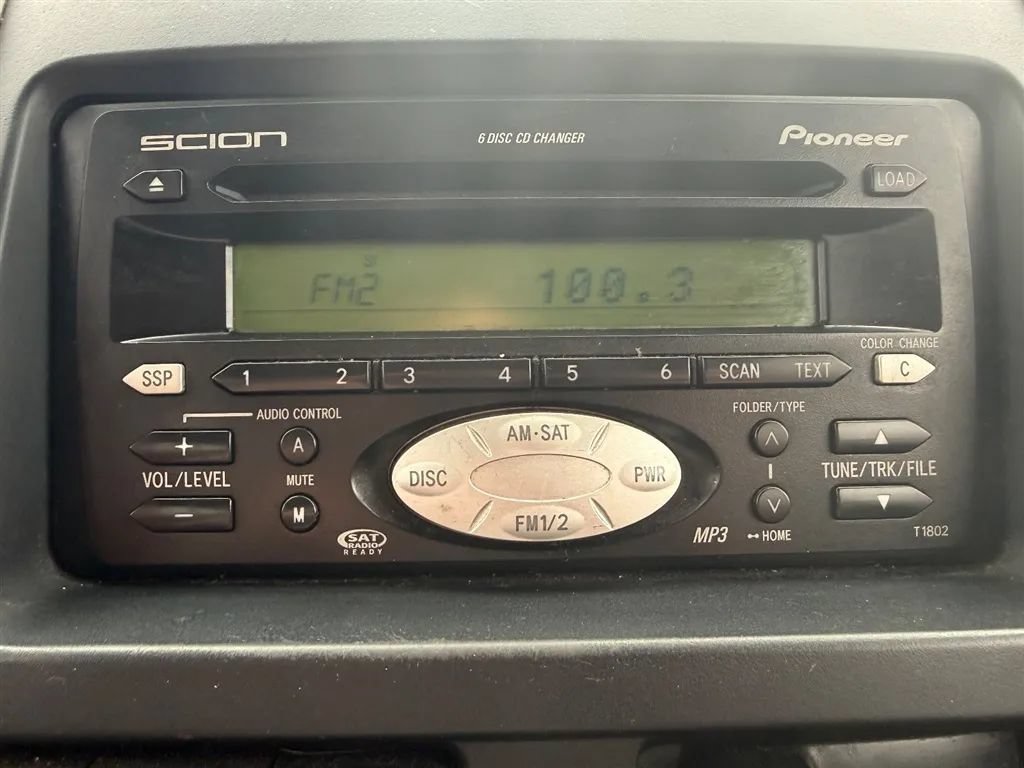 Used 2004 Scion xB FWD image 12
