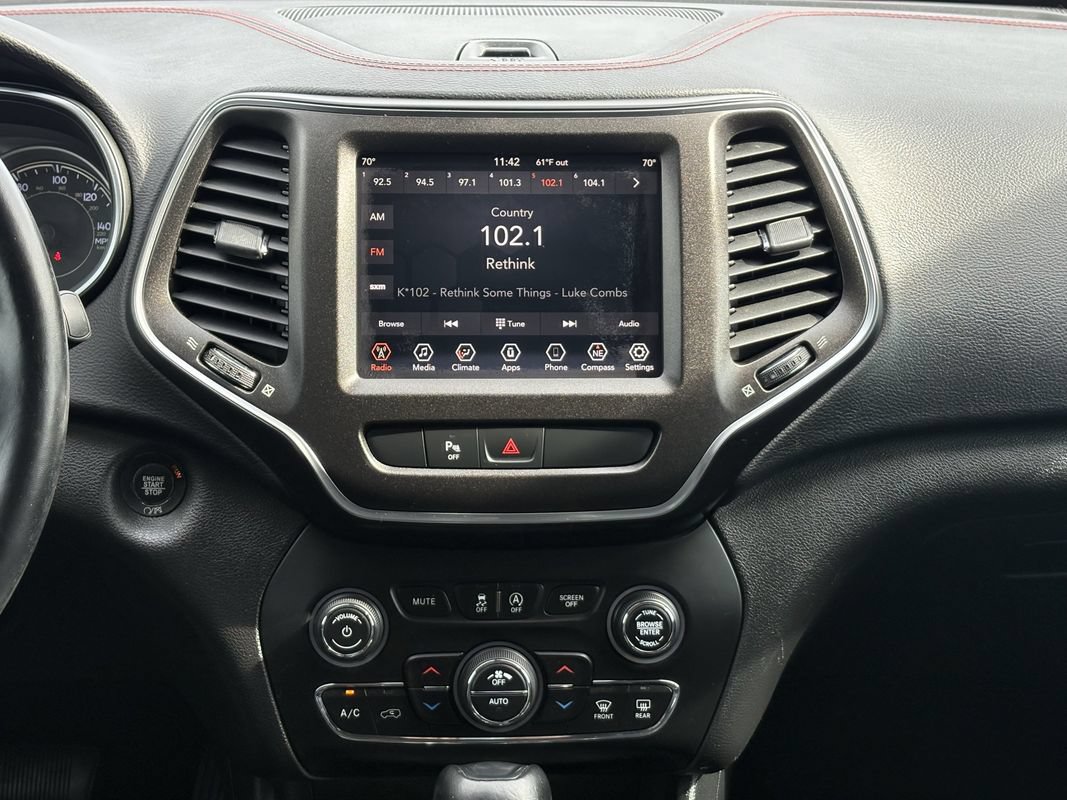 Used 2019 Jeep Cherokee Trailhawk AWD/4WD image 15