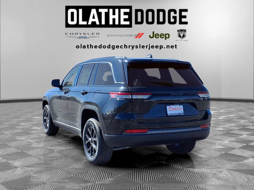 New 2026 Jeep Grand Cherokee Altitude AWD/4WD image 3