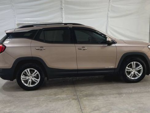 Used 2018 GMC Terrain SLE w/ Driver Convenience Package FWD image 5