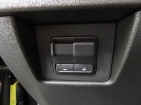 Used 2024 GMC Canyon AT4X image 46