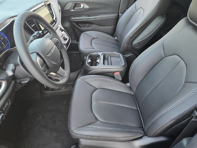 New 2027 Chrysler Pacifica Select FWD image 8