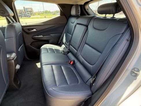 Used 2022 Chevrolet Bolt EUV Premier w/ Sun & Sound Package FWD image 19