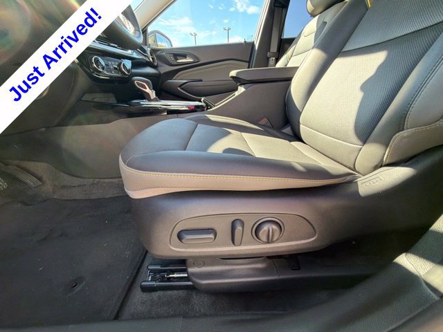 Used 2025 Chevrolet Trax ACTIV w/ Driver Confidence Package FWD image 38
