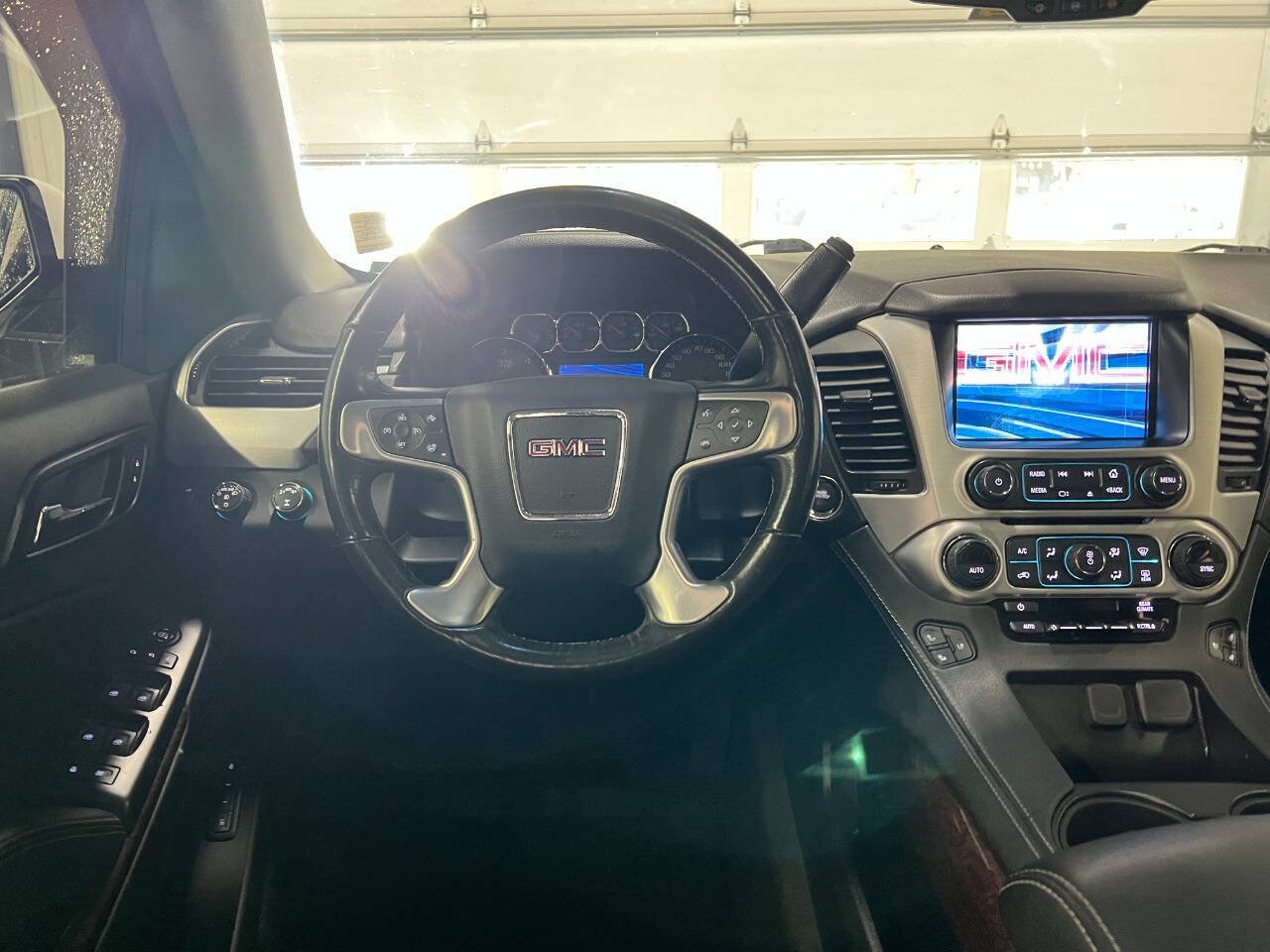 Used 2019 GMC Yukon SLT AWD/4WD image 8