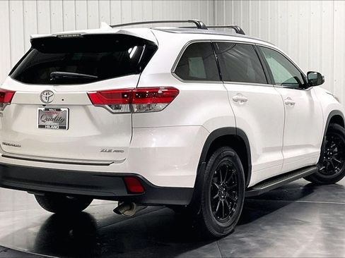 Used 2018 Toyota Highlander XLE AWD/4WD image 13