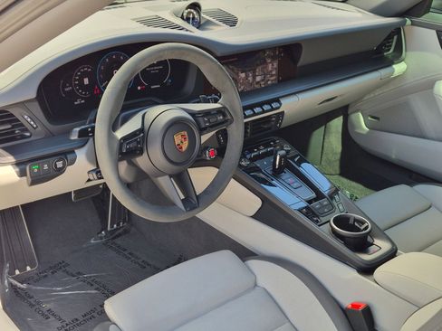 Used 2025 Porsche 911 Carrera GTS RWD image 4