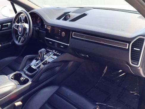 Certified 2023 Porsche Cayenne S image 25