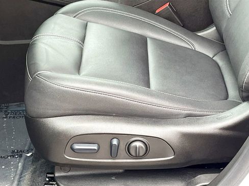 Used 2024 Chevrolet Blazer LT image 19