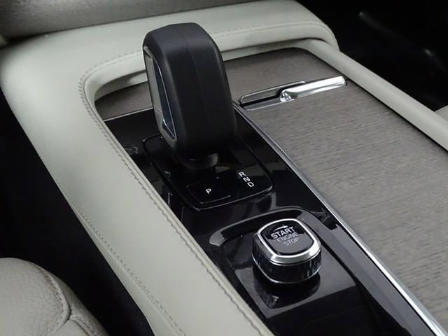 Used 2023 Volvo XC90 B6 Plus AWD/4WD image 43