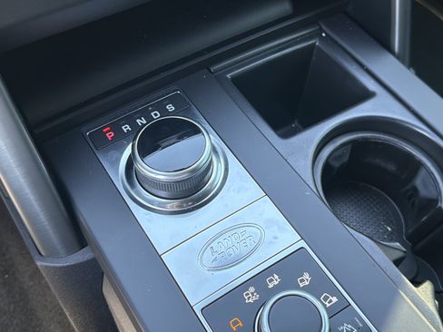 Used 2020 Land Rover Discovery Landmark AWD/4WD image 37