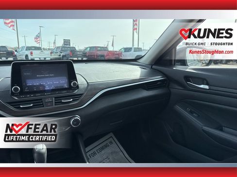 Used 2024 Nissan Altima 2.5 SV image 41
