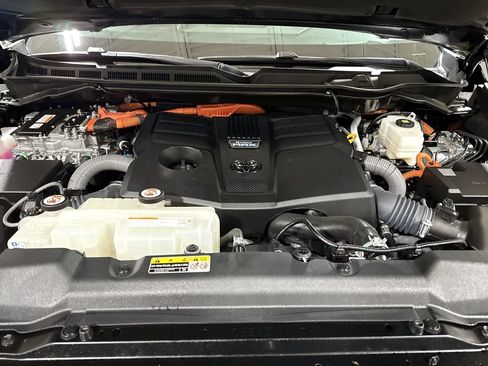 Used 2023 Toyota Sequoia Platinum AWD/4WD image 26