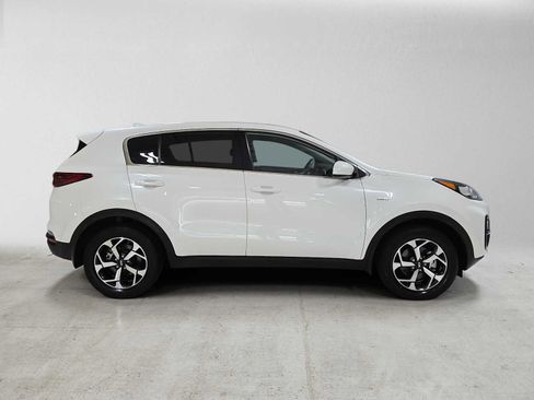 Used 2022 Kia Sportage LX AWD/4WD image 2