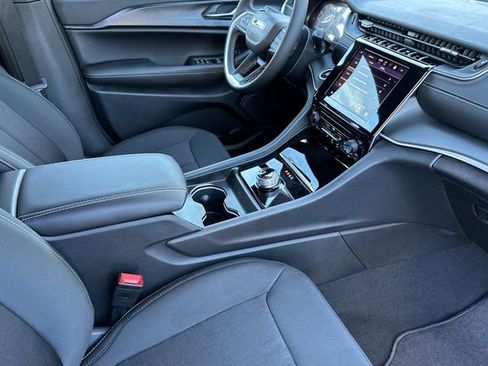 New 2025 Jeep Grand Cherokee Laredo X image 17