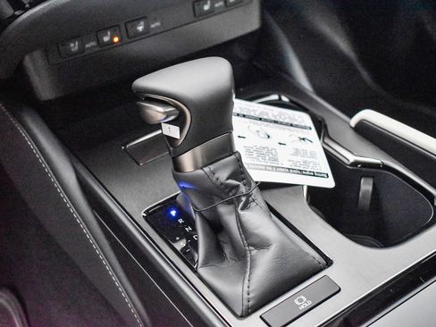 New 2025 Lexus ES 350 w/ Premium Package image 18