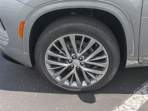 New 2026 Buick Enclave Avenir w/ Super Cruise Package FWD image 32
