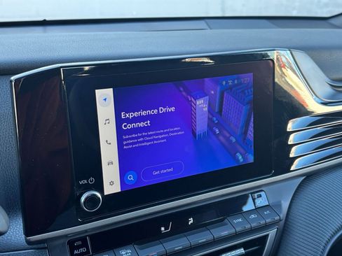 Used 2025 Toyota Camry SE image 20